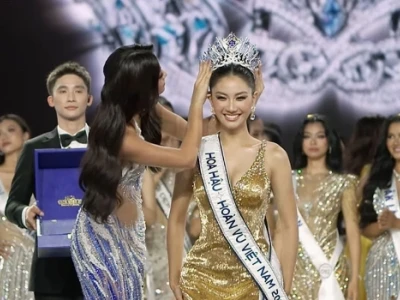Hoa hậu Hoàn vũ Việt Nam: Lịch sử, Cuộc thi và Hành trình Tìm kiếm Vẻ đẹp Việt