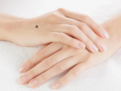 Xem Tướng Nốt Ruồi Trên Mu Bàn Tay Nữ: Giải Mã Vận Mệnh, Tình Duyên